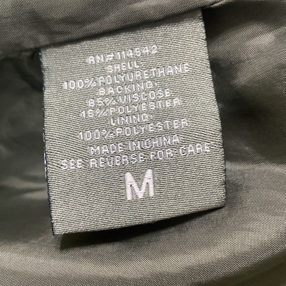 J2  Women's olive green faux leather bomber jacket w/ quilted pattern. Size M - Picture 9 of 12